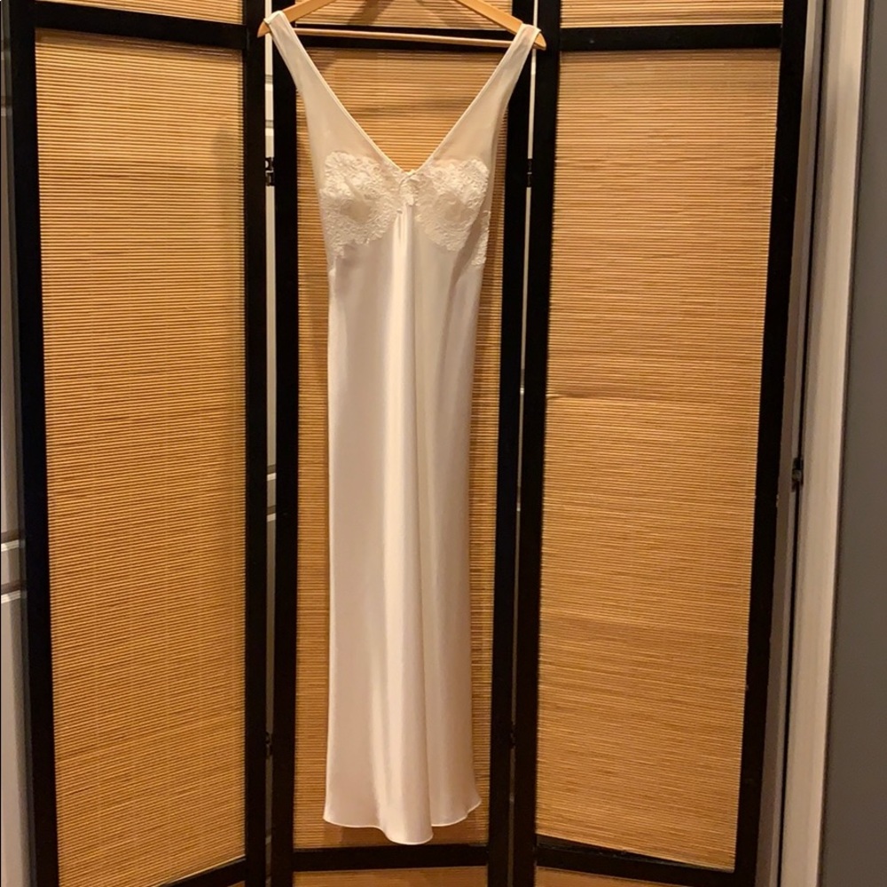 Stunning Floor Length Nightgown and Robe